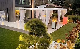 Grey House Miedwie